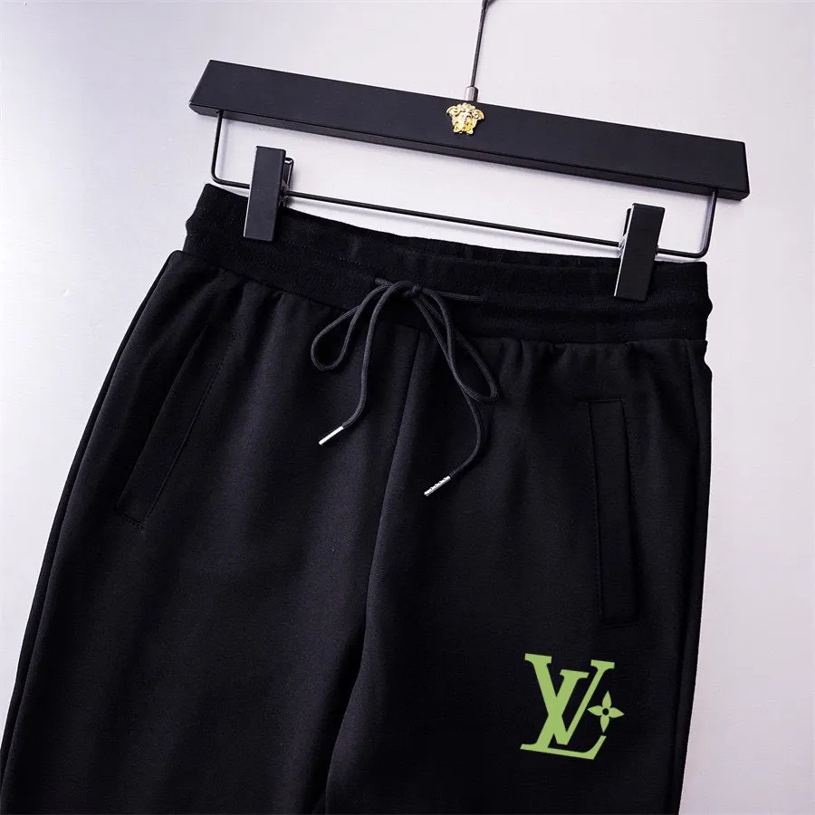 🅿️420 [LV Louis Vuitton] (Fat Man Gospel) hot-selling suit is coming. Focus on the original version of the official website. 2025 new hot-selling cardigan sweater suit. The original order is the best. 🇭🇰The meticulous work of top designers is dedicated to a fitting and perfect upper body effect. All-natural high-quality Roman cotton 100%, close-fitting comfort, noble and elegant! Original hardware embodies elegance and nobility! Counter size: M-5XL (maximum wear up to 220 pounds)